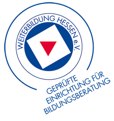 Zwei Personen sitzen beim Gespräch